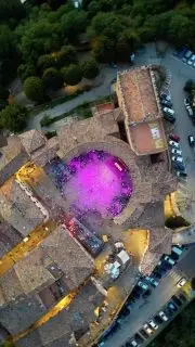 Ora a Lo Palio de lo Daino.

#mondaino
#paliodeldaino